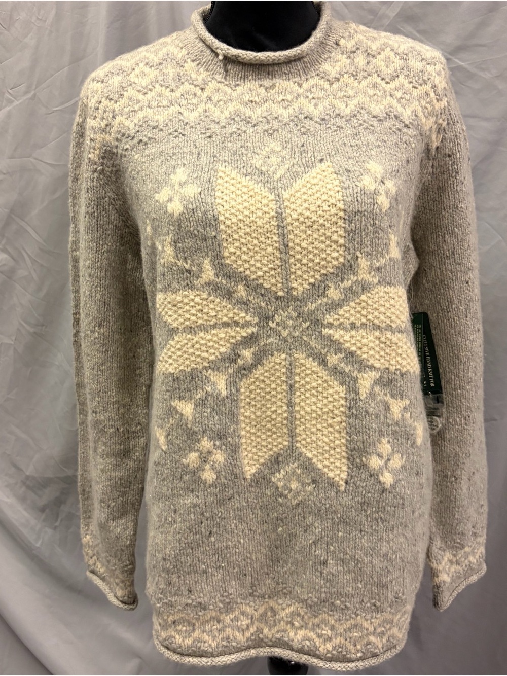 Vintage Lauren Ralph Lauren Gray & Cream Snow Flake Lambs Wool Sweater